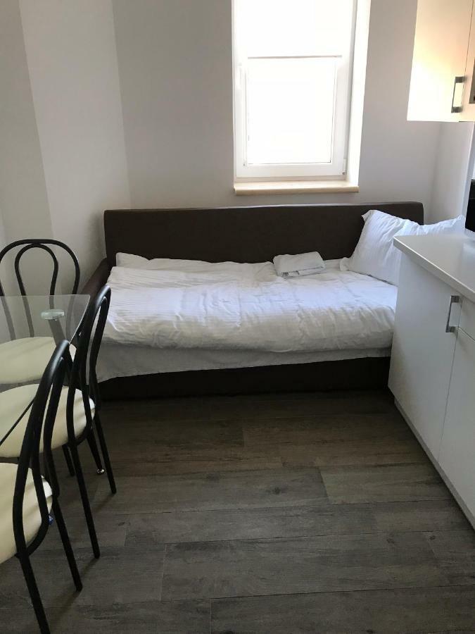 Neopolis Hotel Polyana  Bagian luar foto