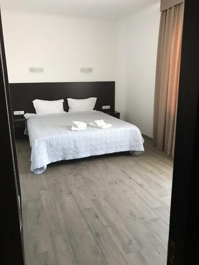 Neopolis Hotel Polyana  Bagian luar foto