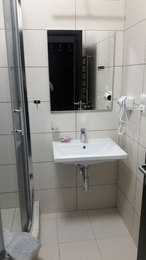 Neopolis Hotel Polyana  Bagian luar foto