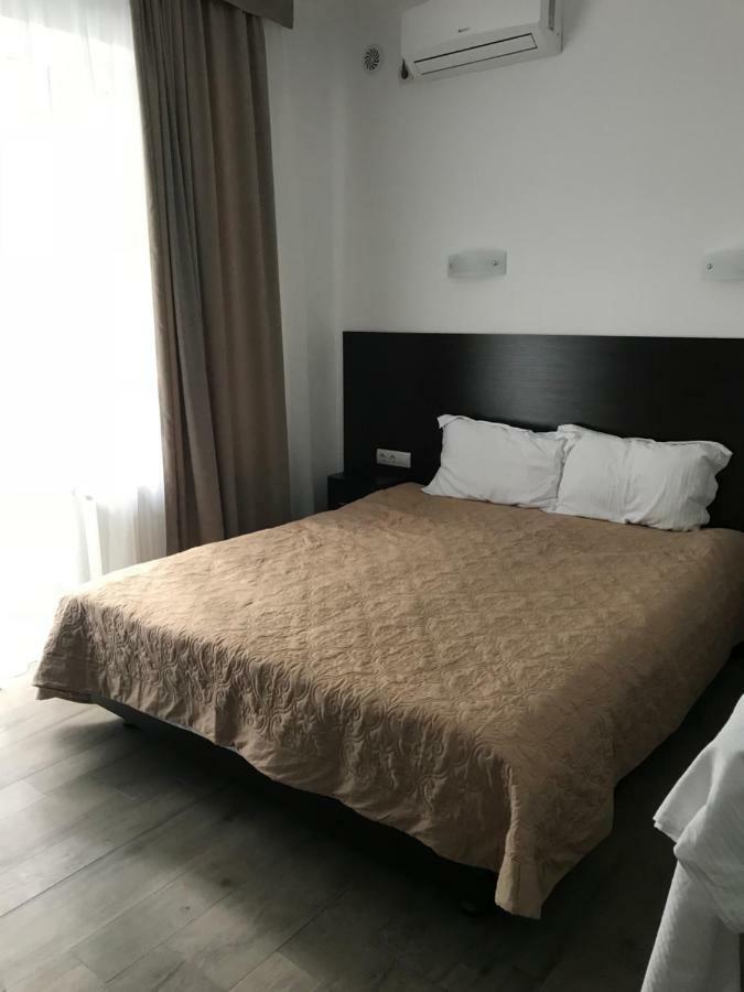 Neopolis Hotel Polyana  Bagian luar foto