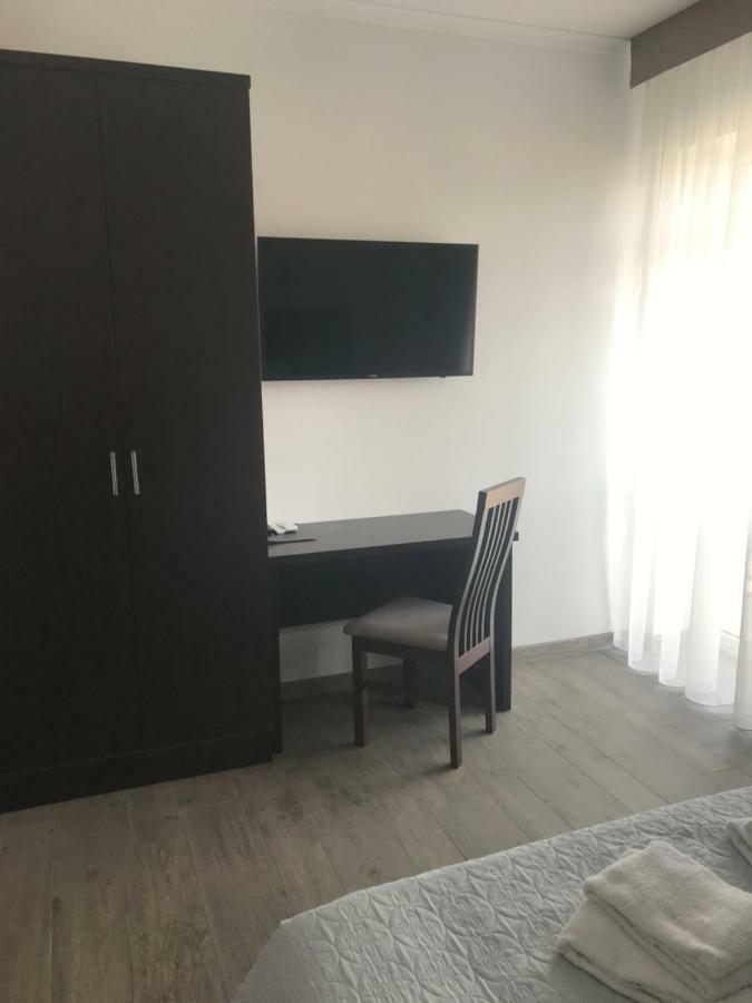 Neopolis Hotel Polyana  Bagian luar foto