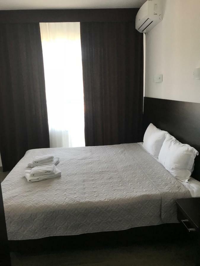 Neopolis Hotel Polyana  Bagian luar foto