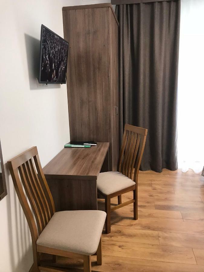 Neopolis Hotel Polyana  Bagian luar foto
