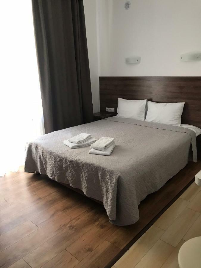 Neopolis Hotel Polyana  Bagian luar foto