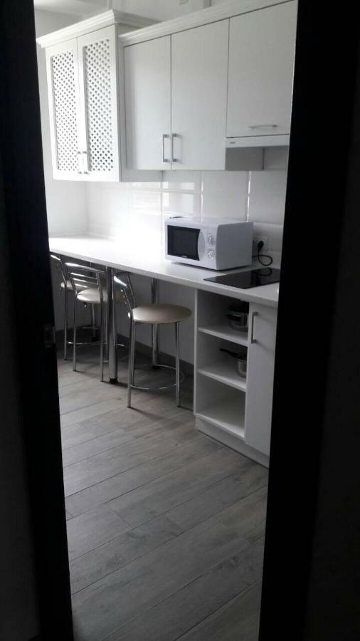 Neopolis Hotel Polyana  Bagian luar foto