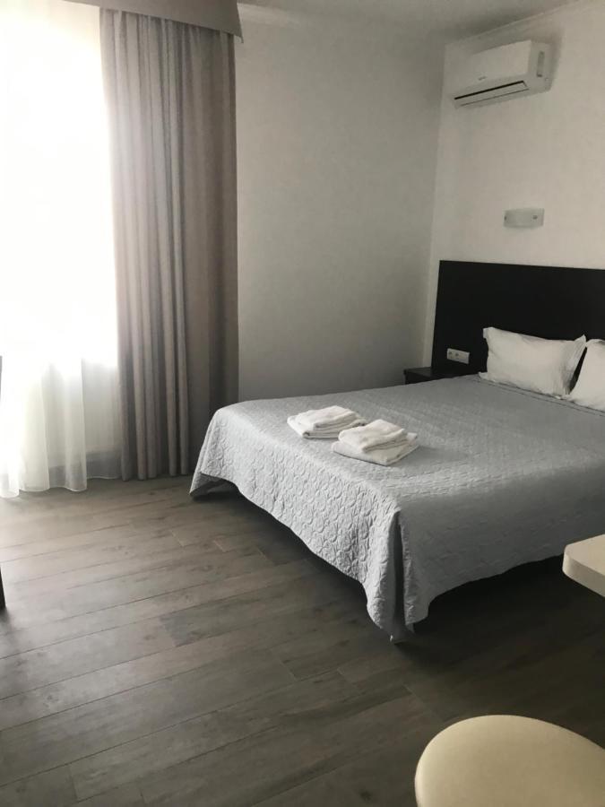 Neopolis Hotel Polyana  Bagian luar foto