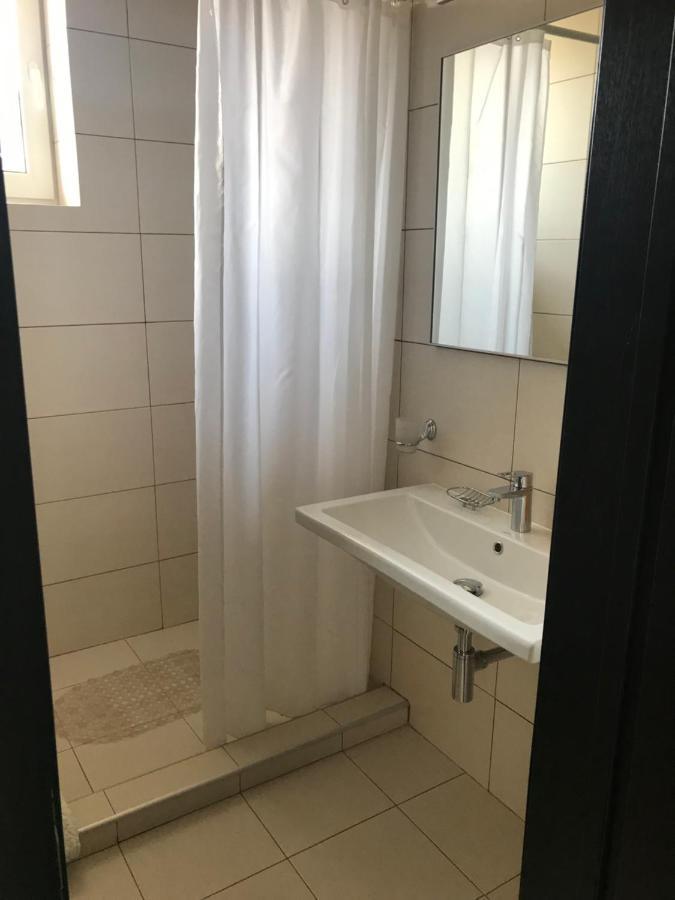 Neopolis Hotel Polyana  Bagian luar foto