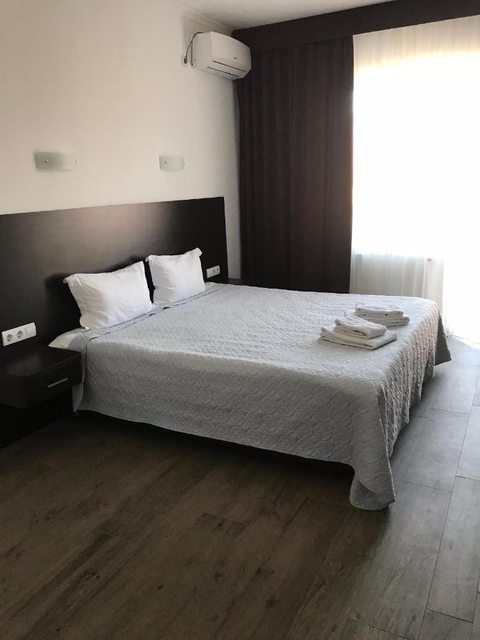 Neopolis Hotel Polyana  Bagian luar foto