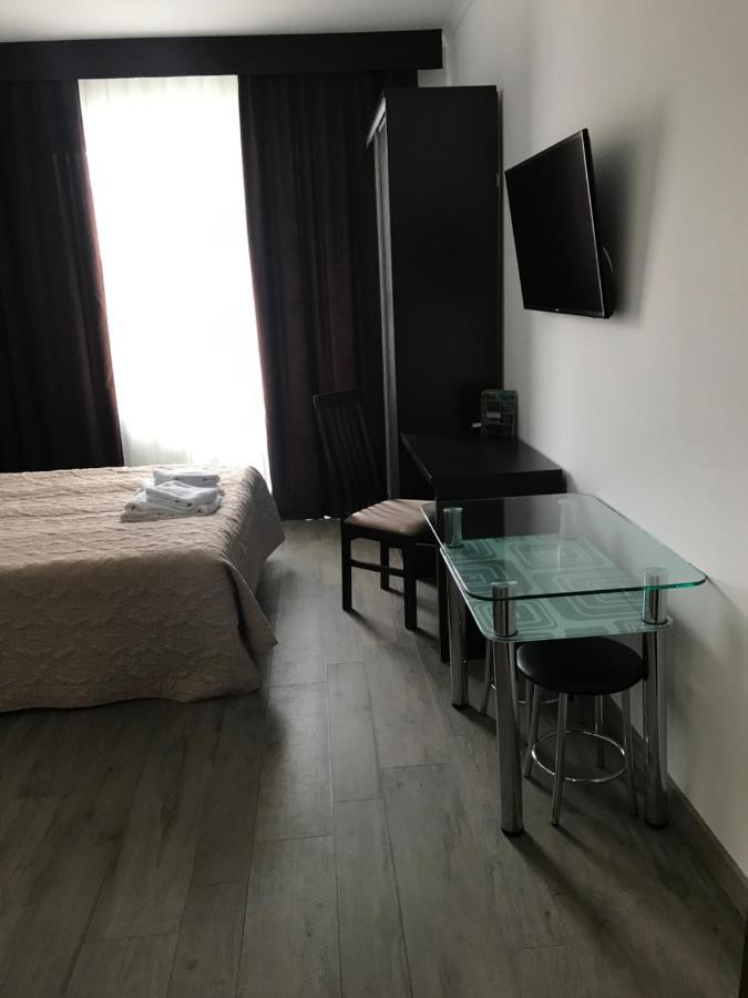 Neopolis Hotel Polyana  Bagian luar foto
