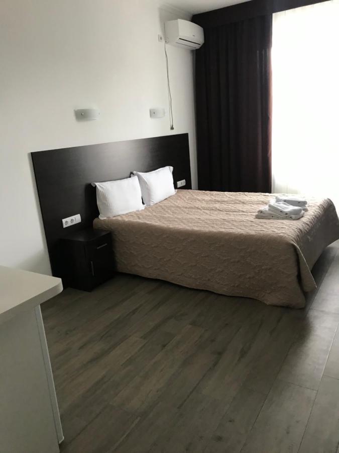 Neopolis Hotel Polyana  Bagian luar foto