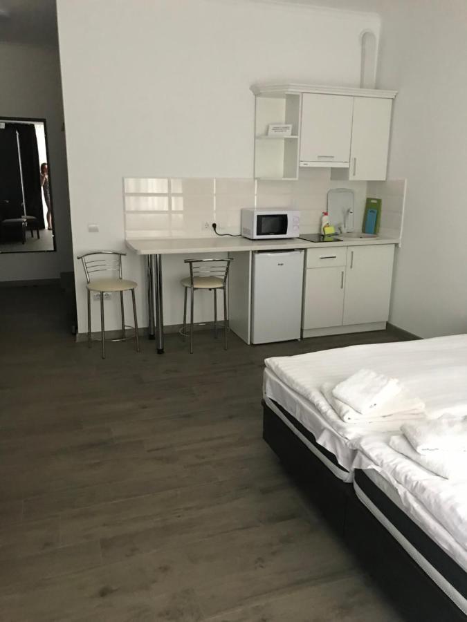 Neopolis Hotel Polyana  Bagian luar foto